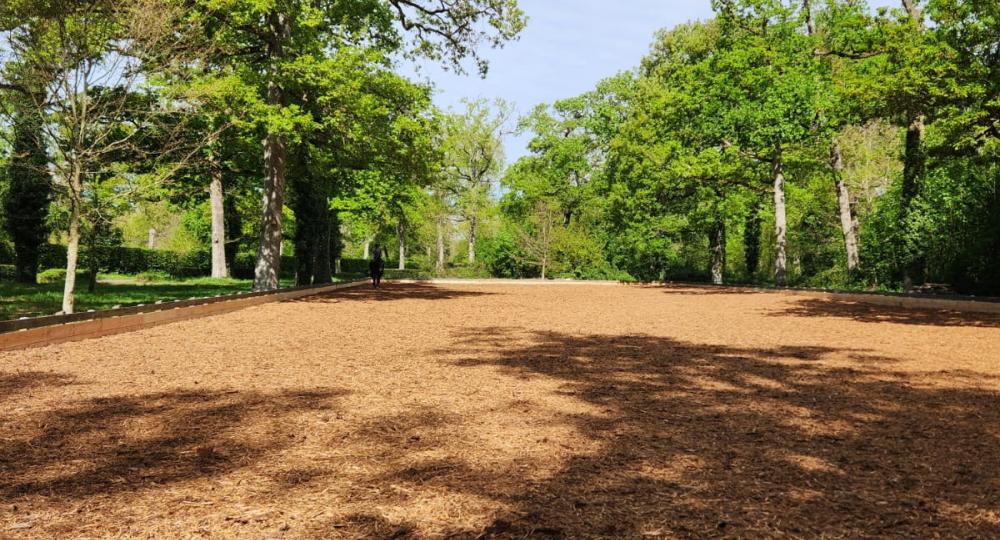 Une carrière équestre 100 % bois : une innovation majeure à l’Isle-Briand