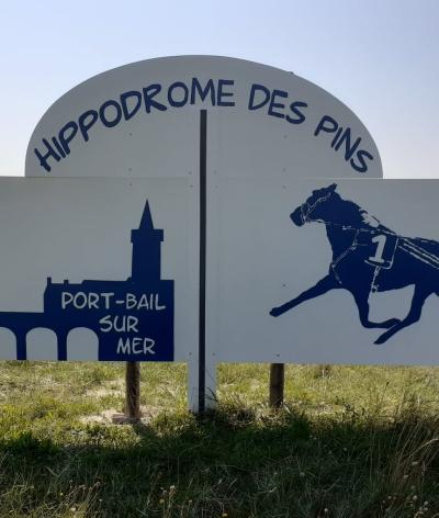 L'Hipppodrome de Portbail, dans la manche, se labellise EquuRES à l'échelon engagement