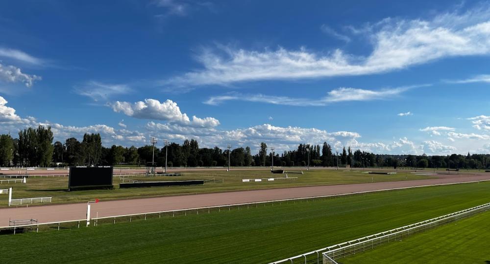 L'hippodrome de Vichy s'engage en faveur du bien-être animal et de l'environnement en se labellisant EquuRES
