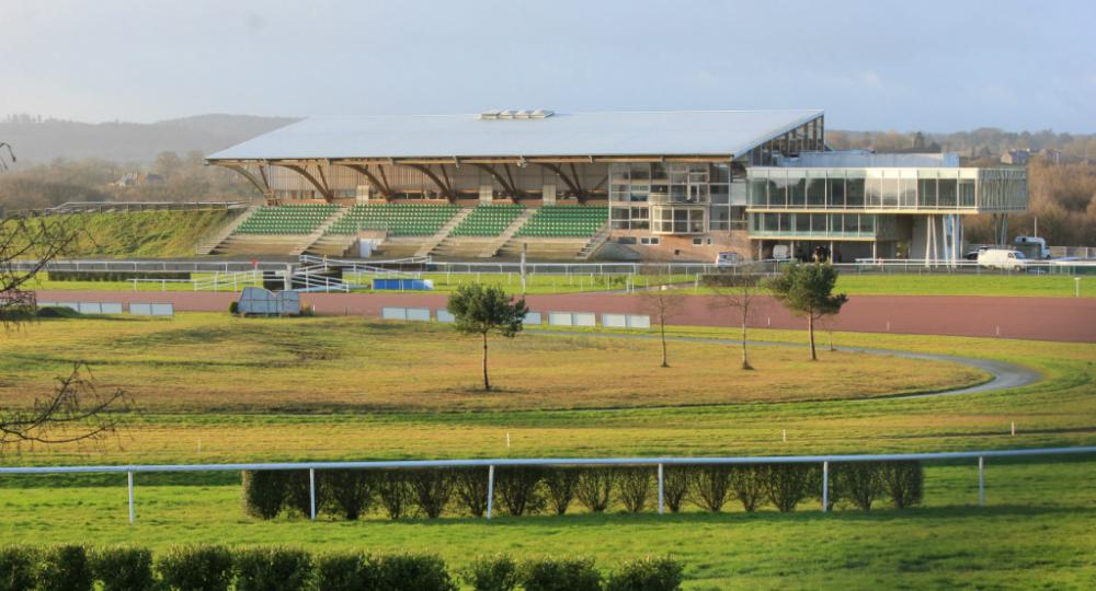 L'hippodrome de Saint-Brieuc, dans le département des Côtes-d'Armor, s'engage pour l'environnement et le bien-être des chevaux