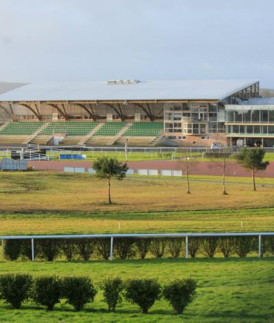 L'hippodrome de Saint-Brieuc, dans le département des Côtes-d'Armor, s'engage pour l'environnement et le bien-être des chevaux