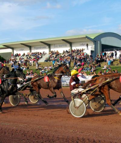 L'Hippodrome Eric Raffin de Challans, en Vendée, est labellisé EquuRES à l'échelon Engagement !