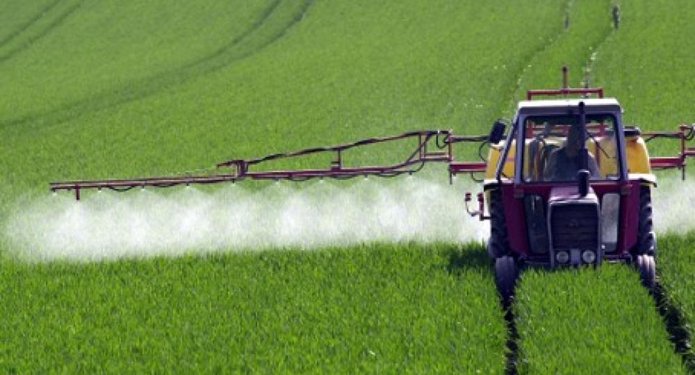 L’utilisation des produits phytopharmaceutiques (produits phytosanitaires).