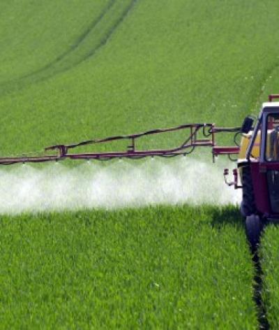 L’utilisation des produits phytopharmaceutiques (produits phytosanitaires).