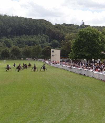 L'Hippodrome de Guerlesquin, dans le Finistère, s'engage pour l'environnement et le bien-être !