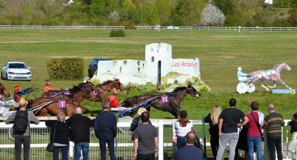 L'Hippodrome des Andelys, dans l'Eure, renouvelle sa labellisation EquuRES !