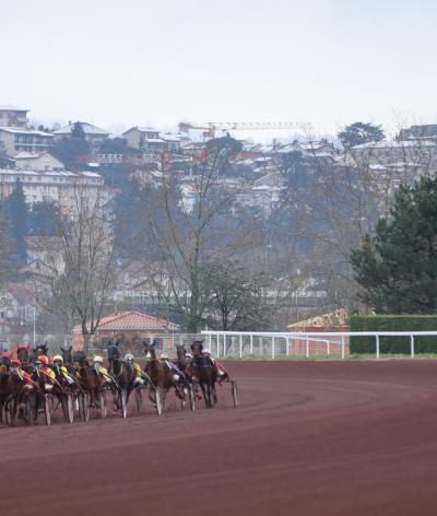 L'hippodrome de Saint Galmier, dans la Loire, renouvelle sa labellisation et atteint le niveau progression