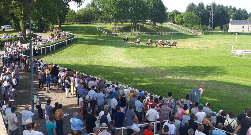 L'hippodrome de Saint-Pierre-La-Cour, en Mayenne, est labellisé EquuRES à l'échelon engagement