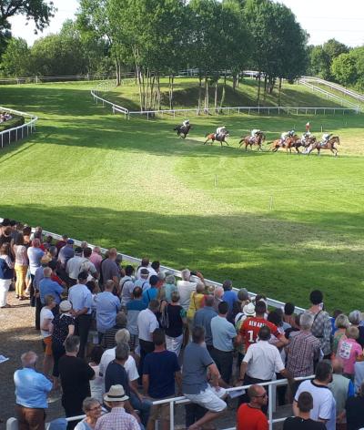L'hippodrome de Saint-Pierre-La-Cour, en Mayenne, est labellisé EquuRES à l'échelon engagement