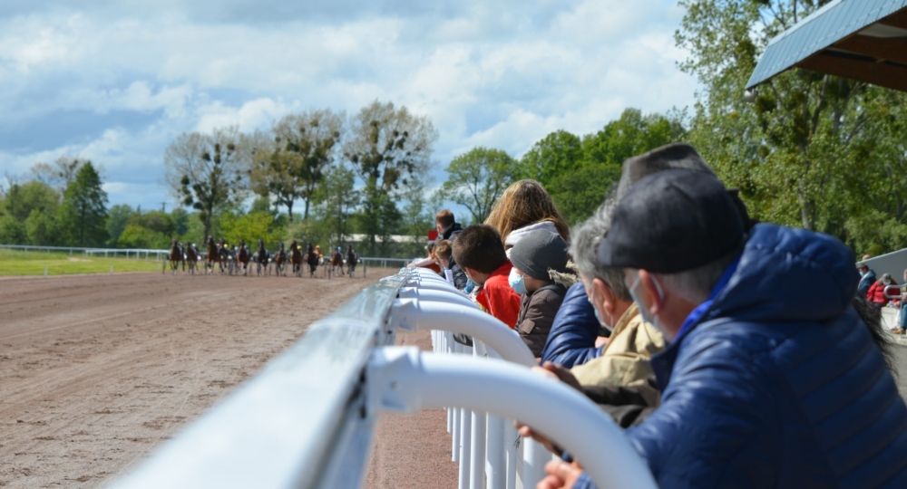 L'Hippodrome de Gournay-en-Bray rejoint les labellisés EquuRES Hippodrome à l'échelon Engagement !