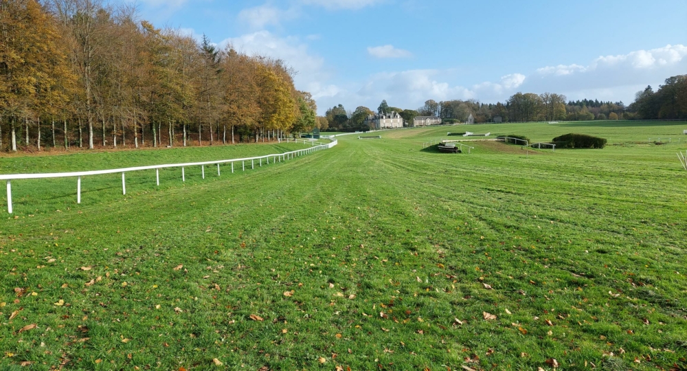 L'Hippodrome de Ploërmel, dans le Morbihan, labellisé EquuRES  Hippodrome à l'échelon Engagement