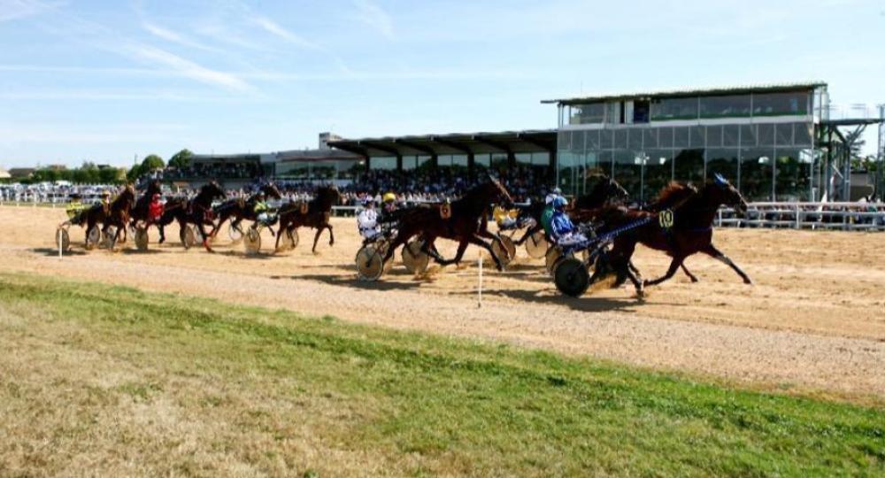 L'Hippodrome du pays d'Argentan obtient le label EquuRES