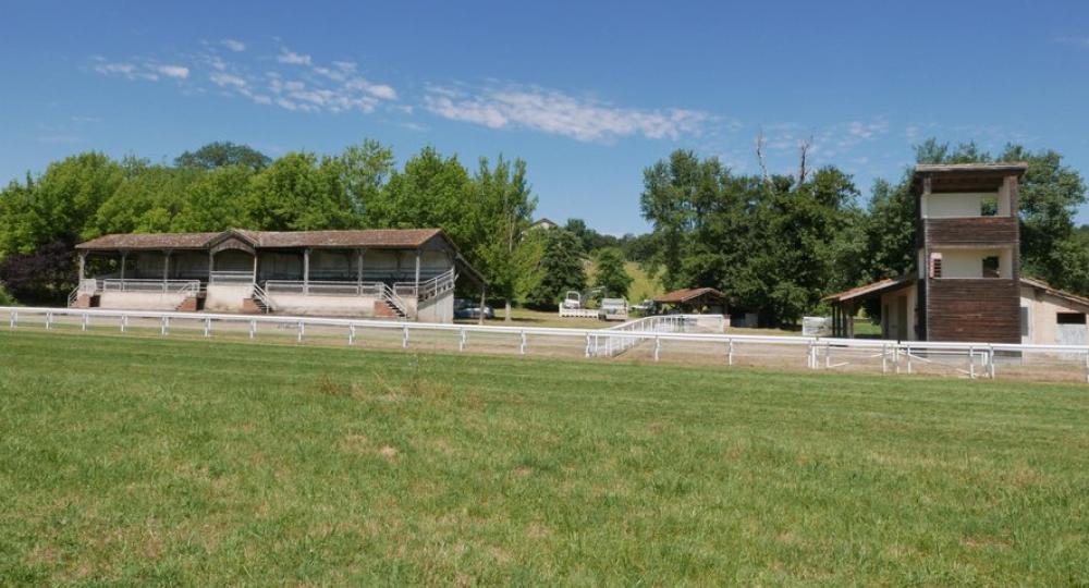 L'hippodrome de Valence-sur-Baïse, dans le Gers, se labellise EquuRES au niveau engagement